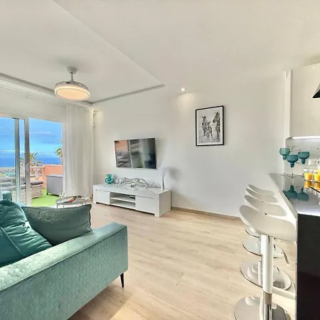Paulmarie With Sunny Terrace Ocean View דירה