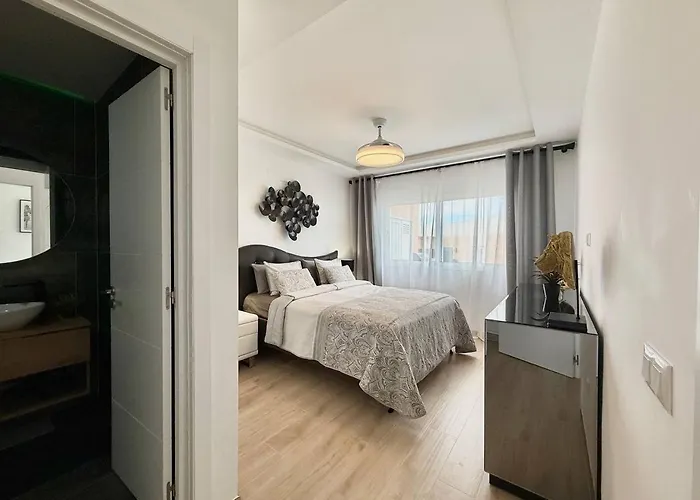 Paulmarie With Sunny Terrace Ocean View Apartament